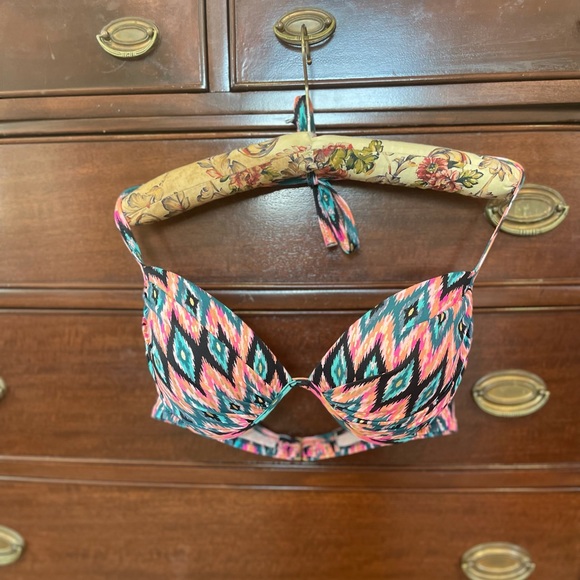 Sold - Picture 2 of 8